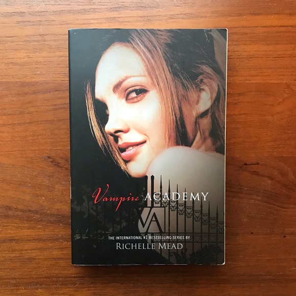 Vampire Academy 2 book bundle - Picture 3 of 9